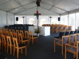 026-Sitzordnung-Zeltkirche-2015.JPG